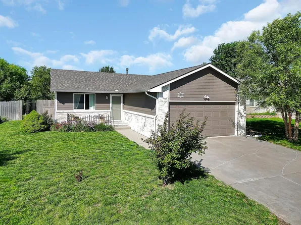 1946 N McRae Dr, Goddard, KS 67052