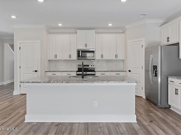 5th image of 175 S Commons View Drive