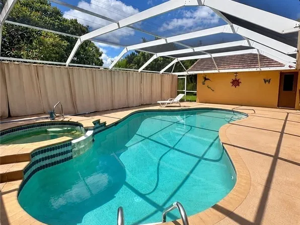 688 Morningmist Ln, Lehigh Acres, FL 33974