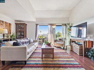 5 Embarcadero W APT 325, Oakland, CA 94607