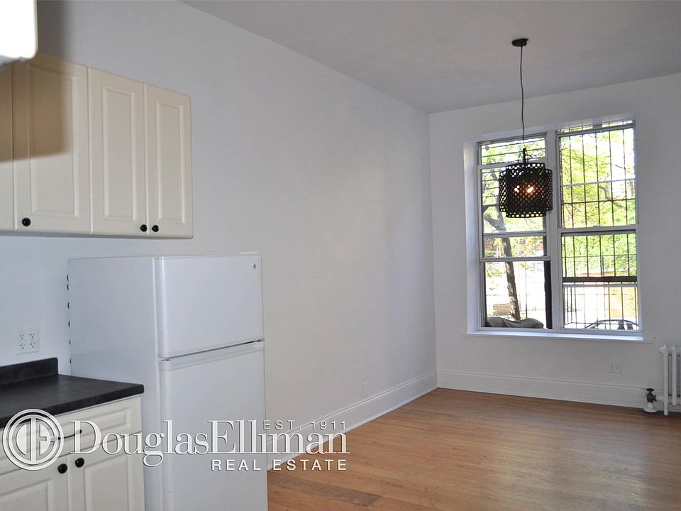 1st image of 325 E 12th St APT 1D
