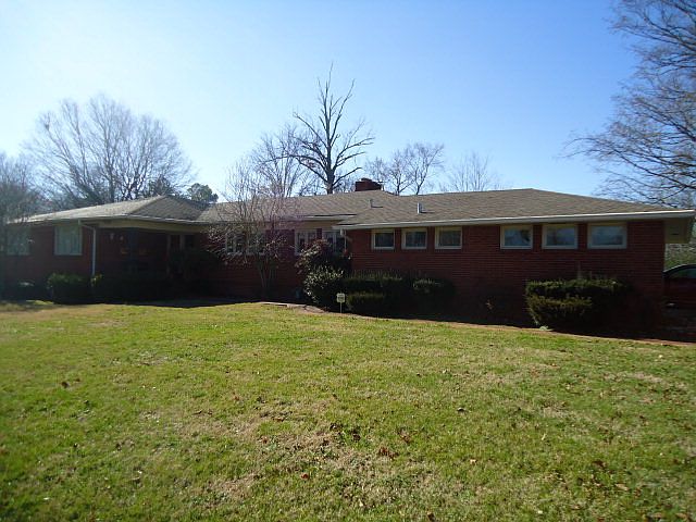 2nd image of 203 James Dr