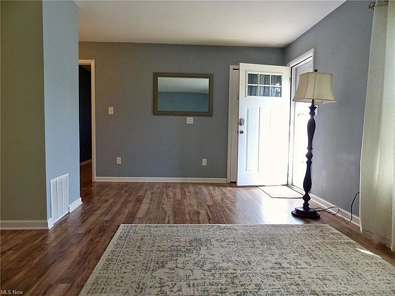 5th image of 6820 Colonial Dr Unit 16