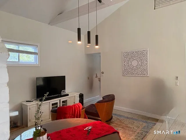24 N Calvin Rd — Photo 13