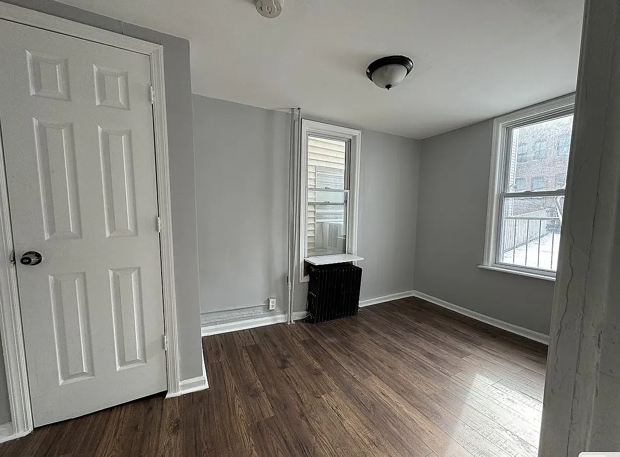 2 bed, 800 sqft, $1,949 — Photo 3