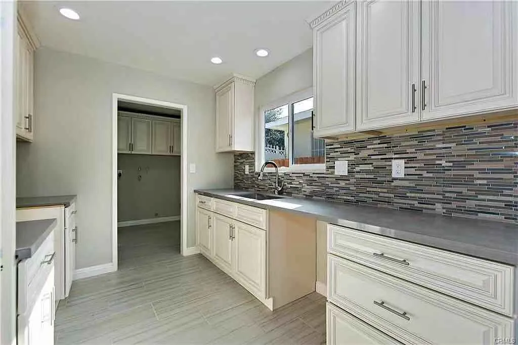 3 bed, 1205 sqft, $3,600 — Photo 4