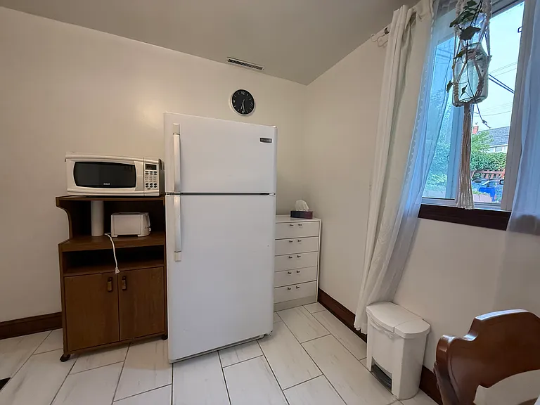 69 Whittaker St #2 — Photo 5