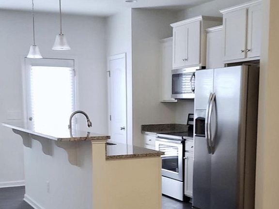 2nd image of 1079 Coldstream Dr