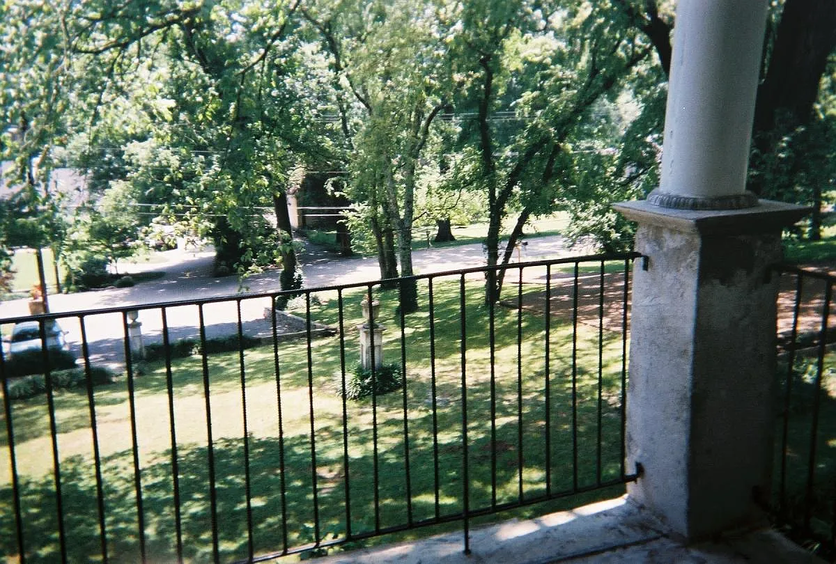 2 bed, 750 sqft, $1,850 — Photo 3