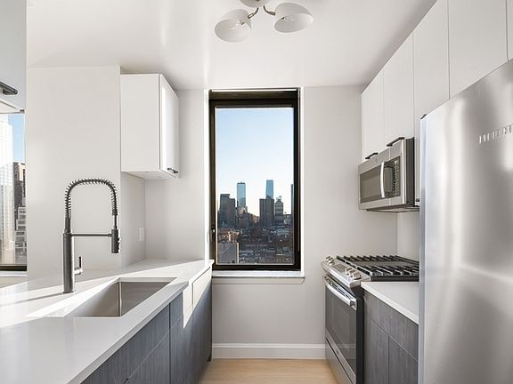 5th image of 400 W 55th St APT 3E