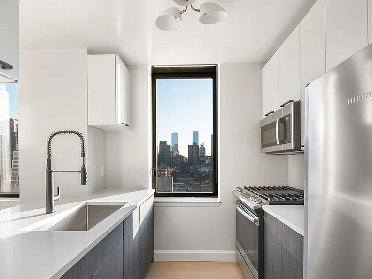 400 W 55th St #18D — Photo 3