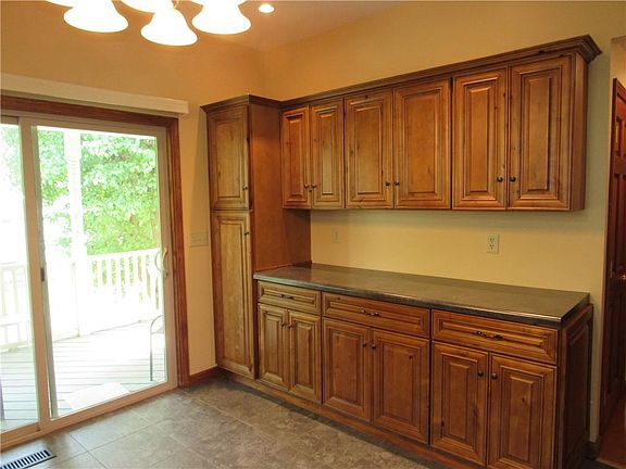 4th image of 1031 S 15th St