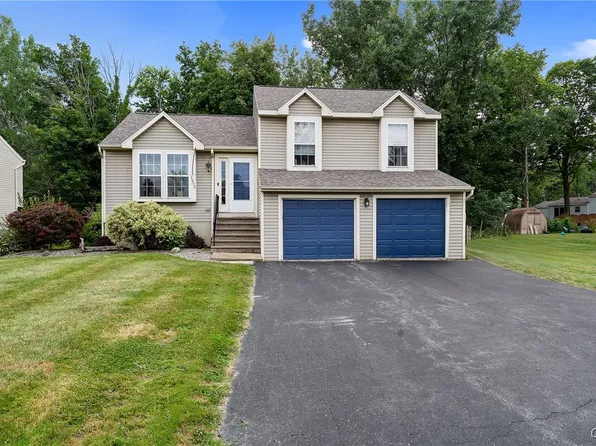 3953 Merganser Dr, Liverpool, NY 13090