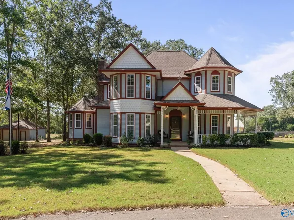 1000 Walker Ln, New Market, AL 35761