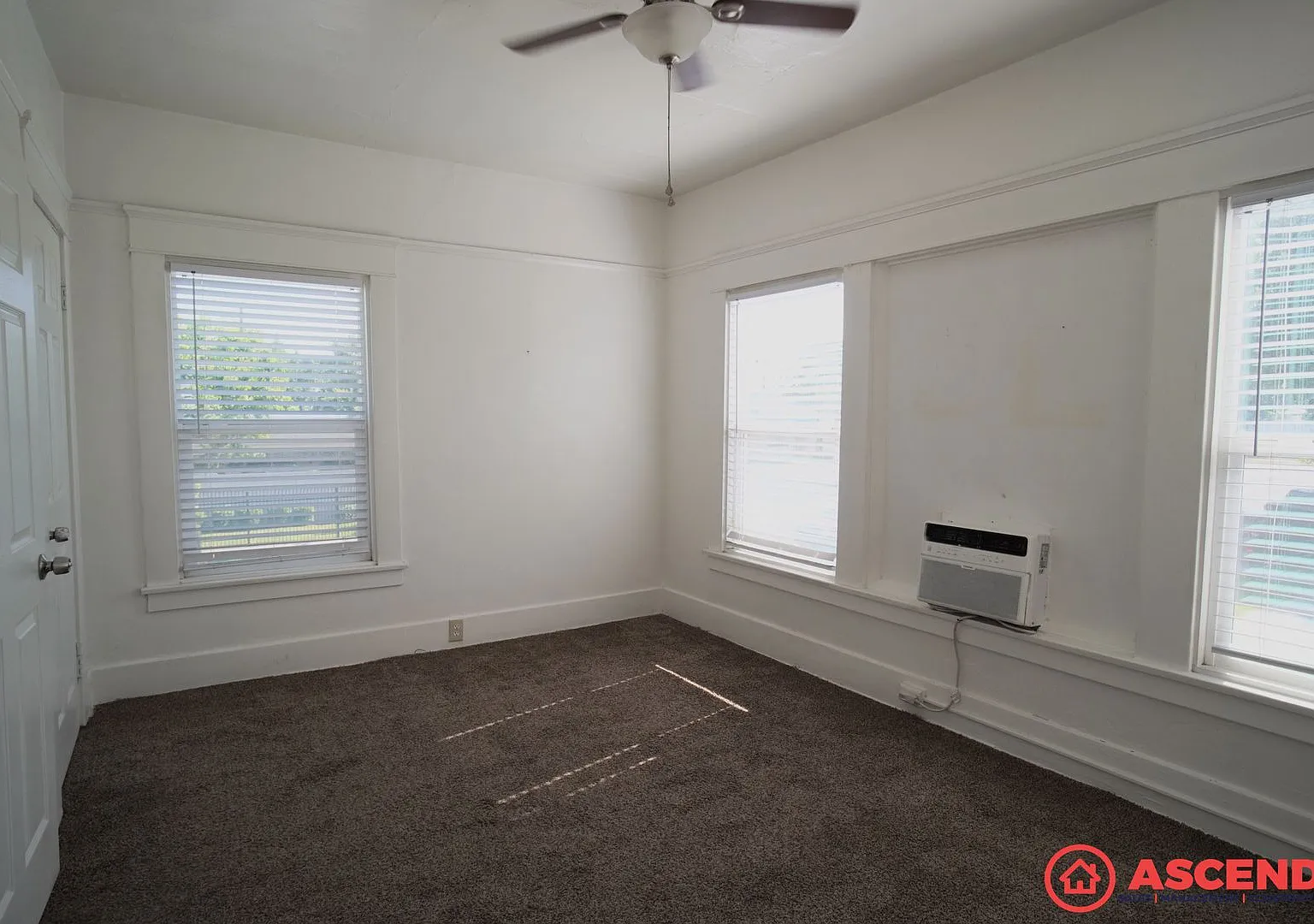1701 B Street — Photo 4