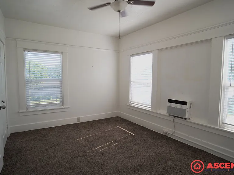1701 B Street — Photo 8