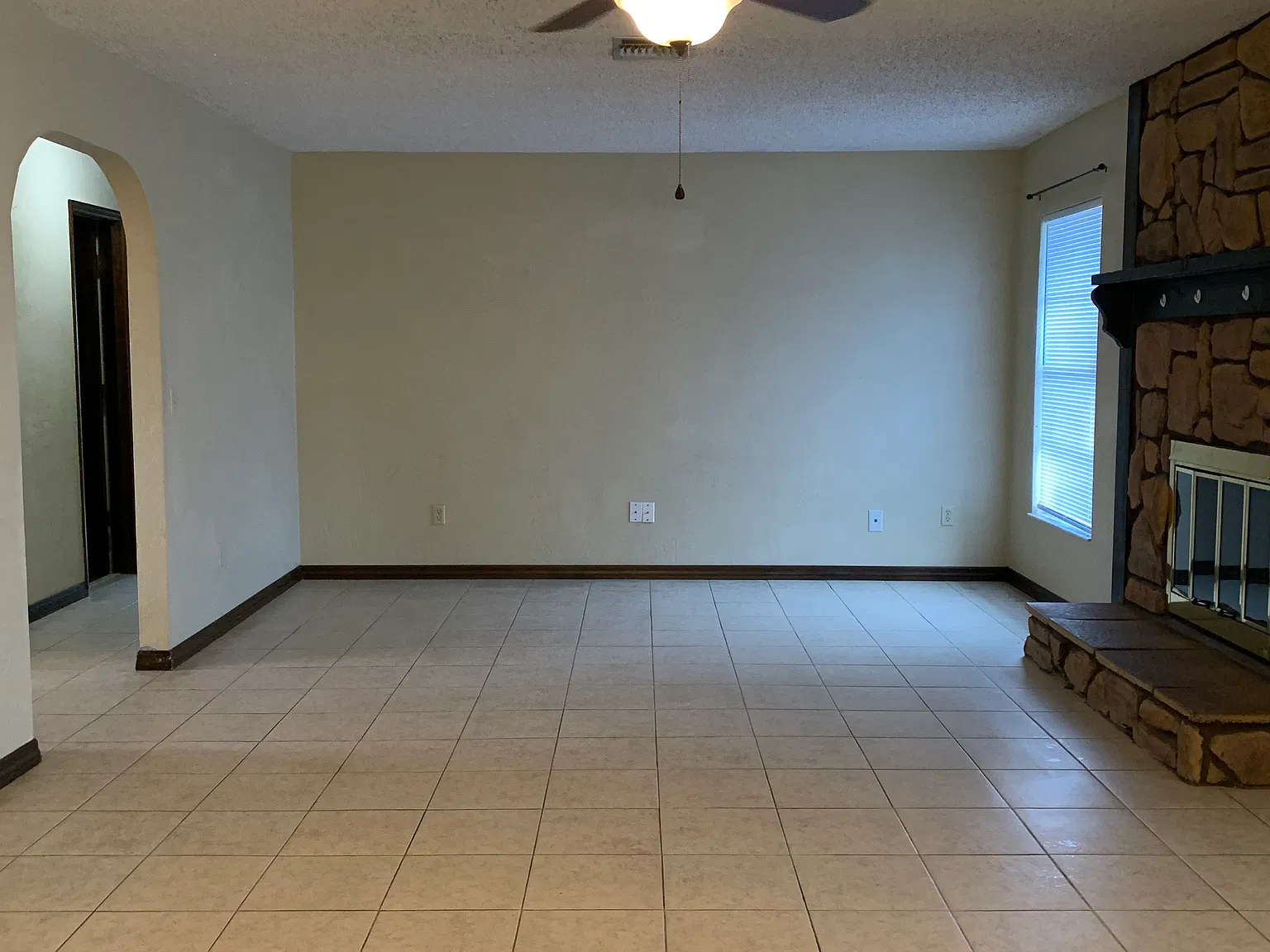 2/2 in Deltona convenient to shopping and I-4! $1,500/month. — Photo 4
