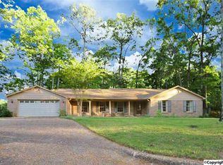 2705 Chippendale Ct SE, Decatur, AL 35601