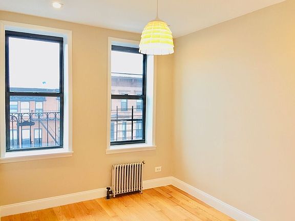 5th image of 117 Jefferson Ave APT 4B