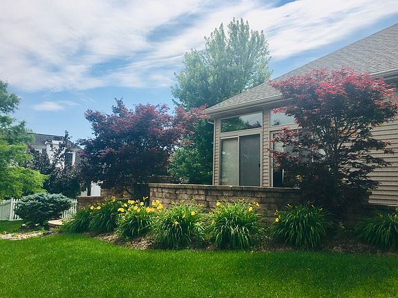 2nd image of 901 Canterbury Ln