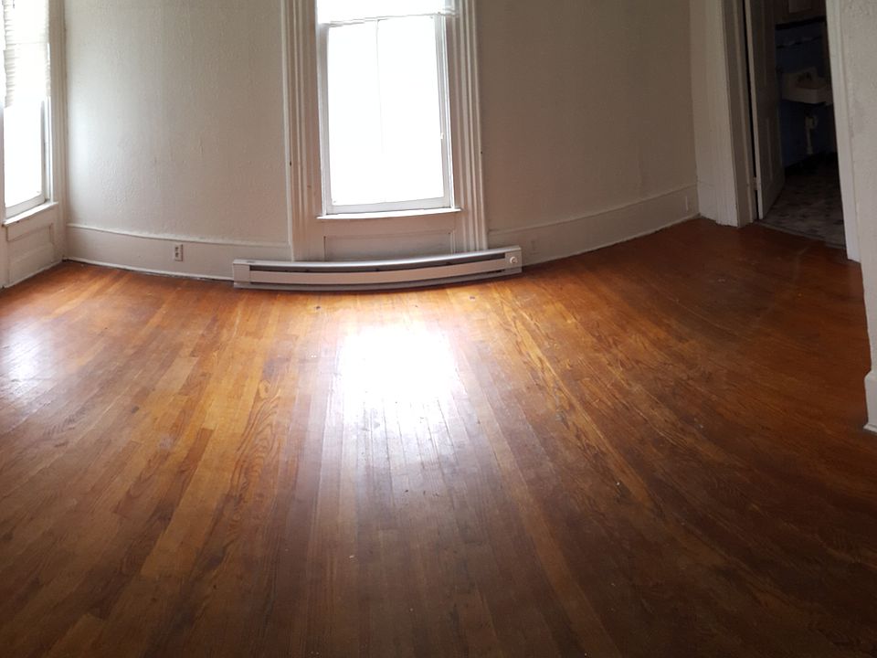 1st image of 119 1/2 Clay St