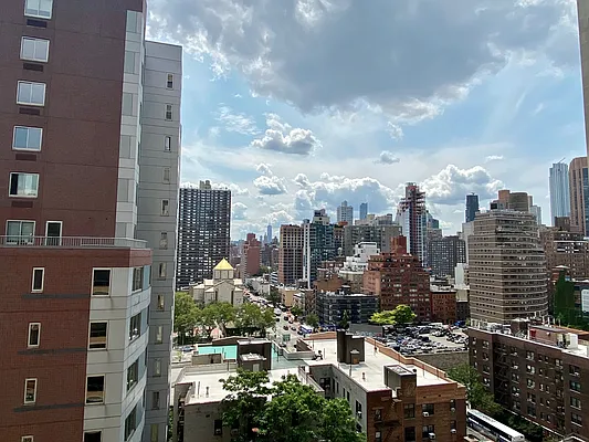 Rented by RELO REDAC INC. | media 7