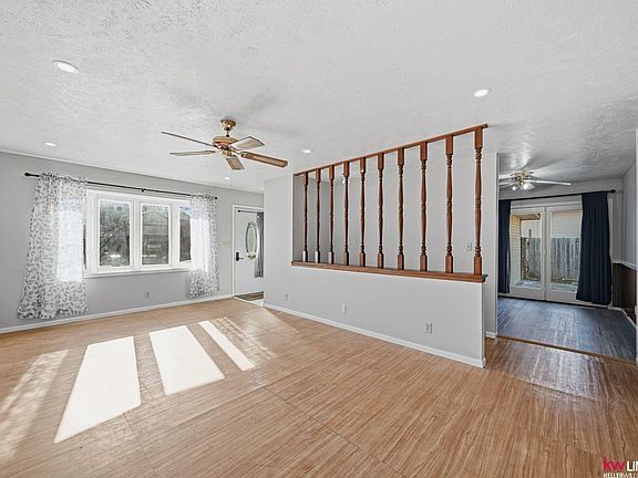 3rd image of 2030 Benton St