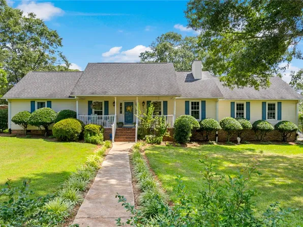 100 Wild Berry Ct, Easley, SC 29642