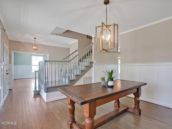 4th image of 600 Colony Cir N