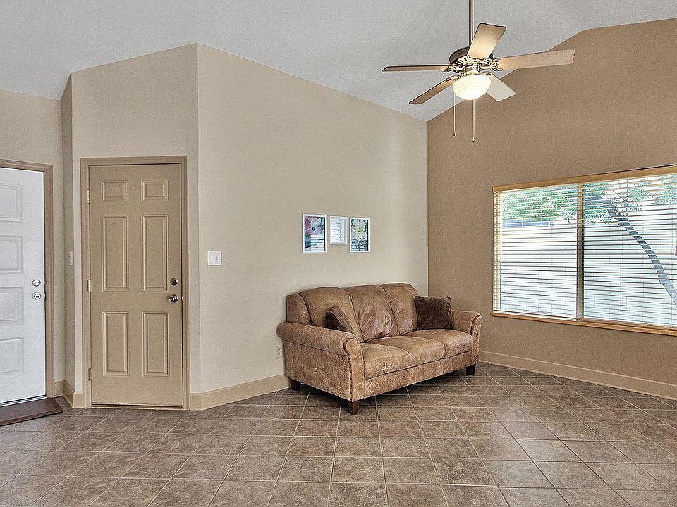 1st image of 2863 E Irwin Ave