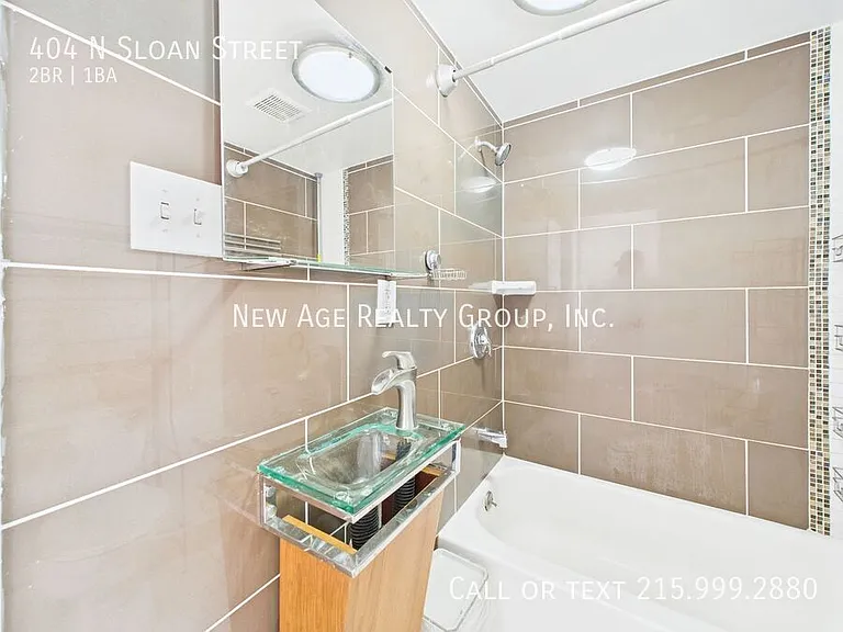 404 N Sloan St — Photo 9