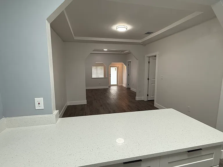 12980 NE 10th Ave — Photo 5