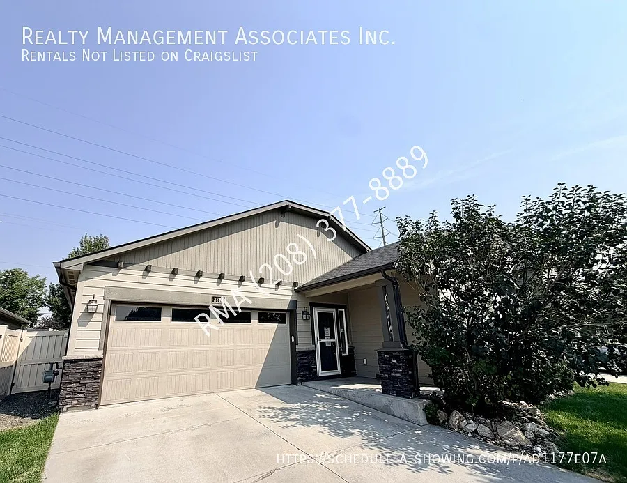 Spacious Home in Beautiful Neighborhood — Photo 1