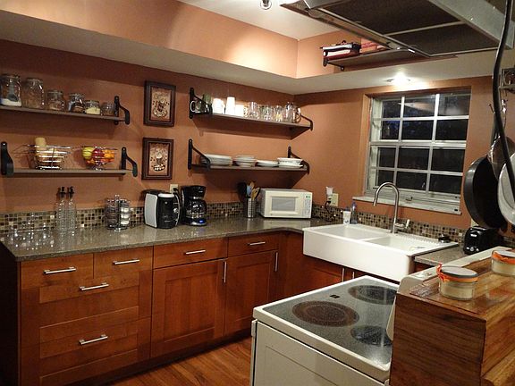 4th image of 3905 Harden Ave
