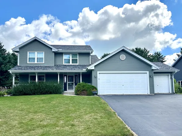 307 Shelden Dr, Winnebago, IL 61088