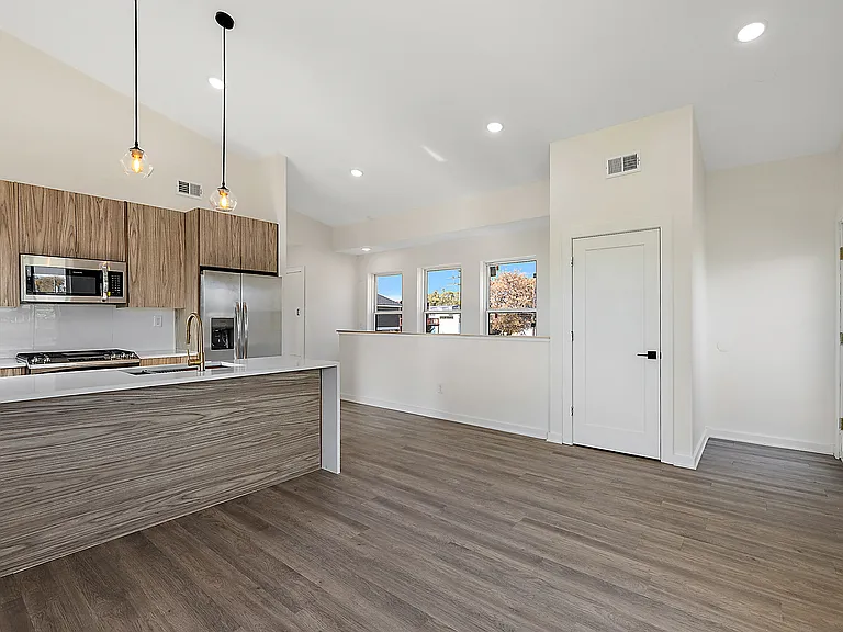 2623 Cochrane St #B — Photo 12