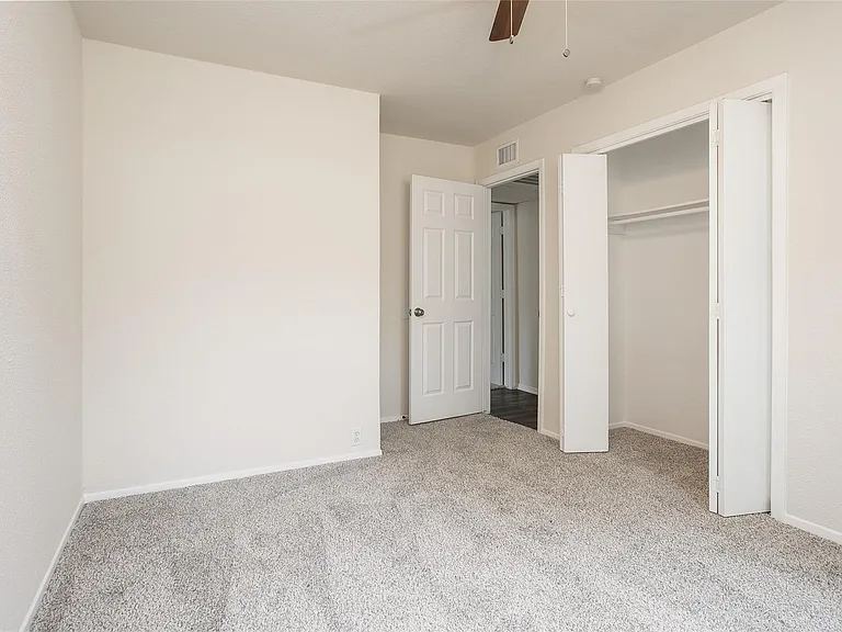 5022 Donnelly Ave — Photo 16