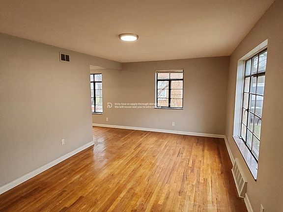 3rd image of 28121 Tremaine Dr