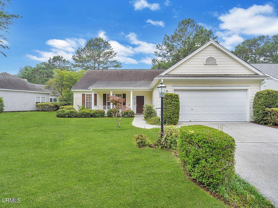 1st image of 11 Muirfield Drive