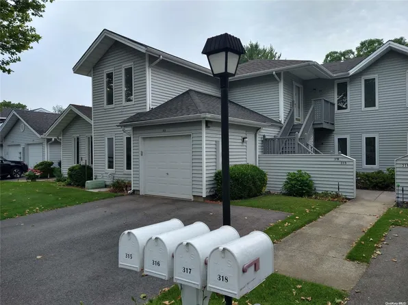 316 N Elton Court #316, Saint James, NY 11780