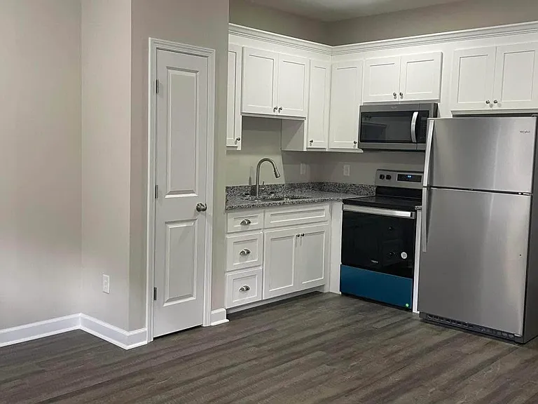 450 Sunrise Dr #14 — Photo 2