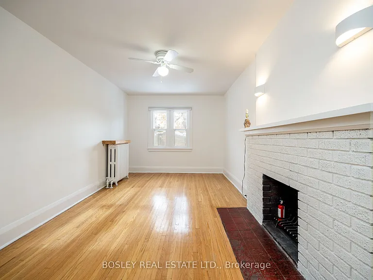 88 Manor Rd E — Photo 23
