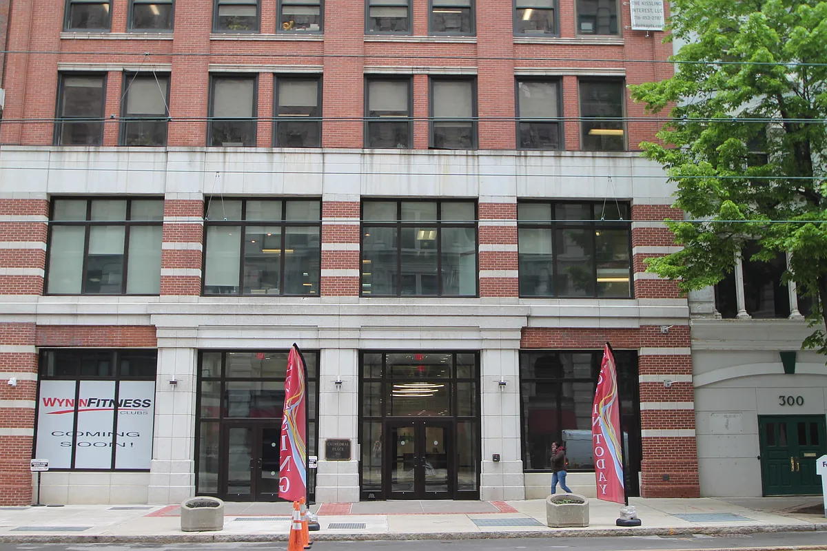Building Photo - 298 Main
