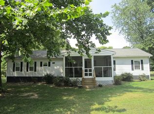 926 Cowart Rd, Lottsburg, VA 22511