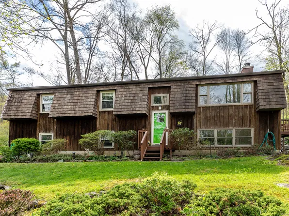 5 Ledgewood Dr,