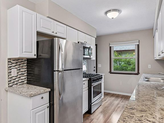 2nd image of 1849 Barry Dr