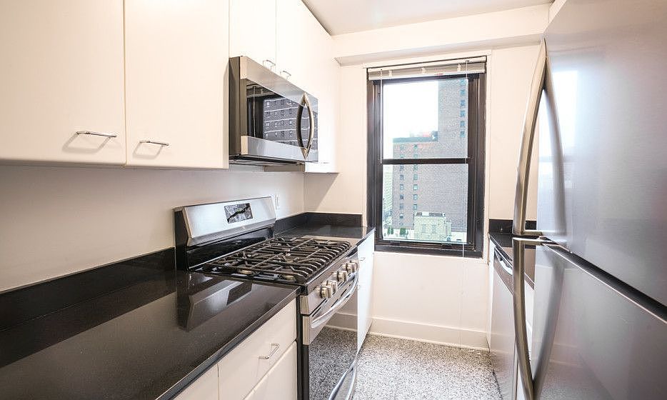 1st image of 315 W 57th St APT 15C