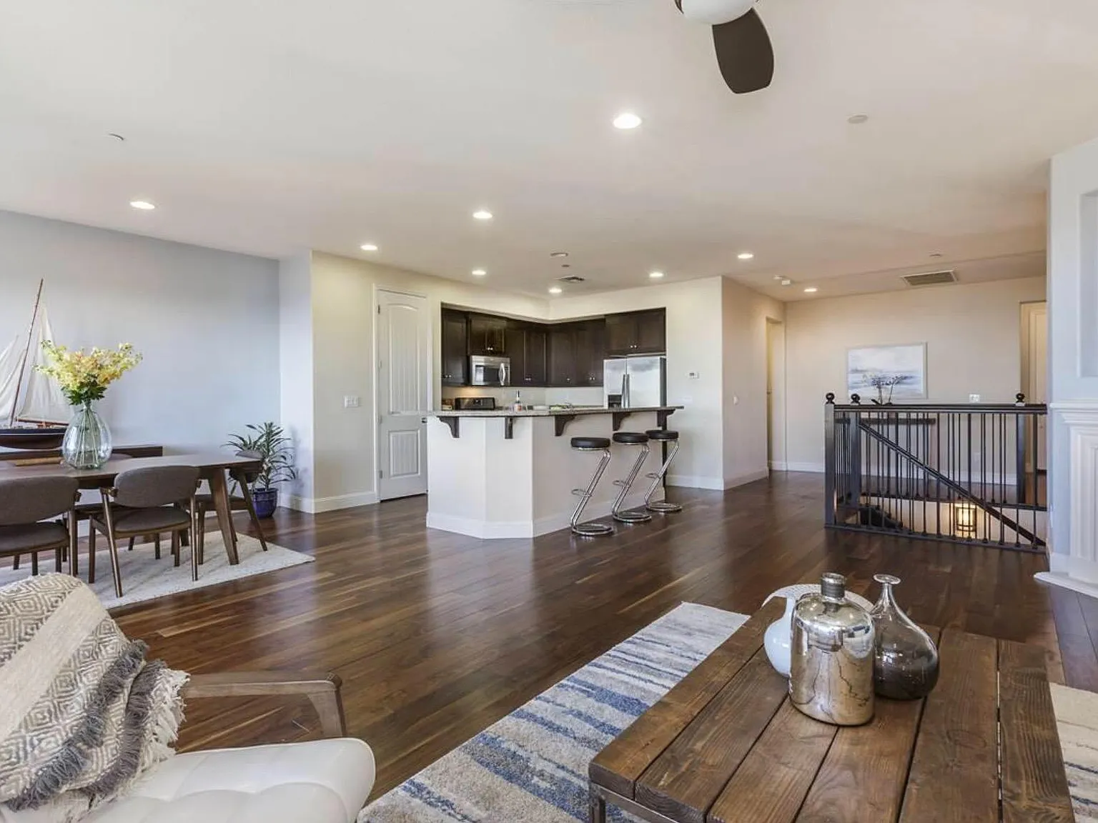 4 bed, 3.5 bath, 2511 sqft, $4,800 — Photo 4