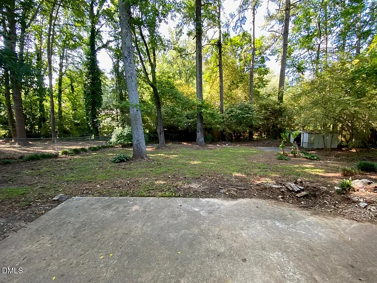 409 Killington Dr — Photo 22