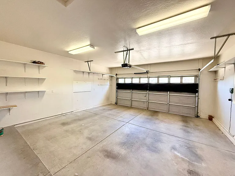 1210 Gardenia Ln — Photo 15